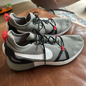 Nike Duel Racer Trainer.